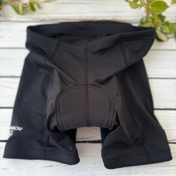 Sugoi Women's Padded Biking Shorts, size Medium - Picture 7 of 7